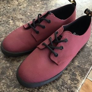 Canvas Dr. Martens - Men’s 6/Women’s 7